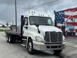 2018 FREIGHTLINER CASCADIA photo 1