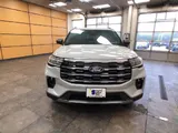 2027 Ford Explorer photo 2