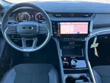 2027 Jeep Grand Cherokee photo 2