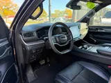 2024 Jeep Wagoneer L photo 24