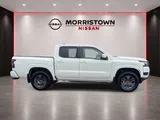 2026 Nissan Frontier photo 2