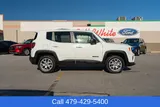 2023 Jeep Renegade photo 7