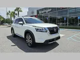 2024 Nissan Pathfinder photo 18