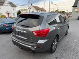 2019 Nissan Pathfinder photo 3