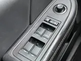2013 Chrysler 200 photo 11