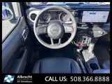 2026 Jeep Gladiator photo 21