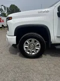 2025 Chevrolet Silverado 3500HD photo 9