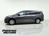 2023 Chrysler Pacifica photo 4