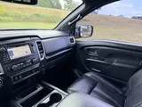 2018 Nissan Titan photo 19