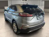 2022 Ford Edge photo 3