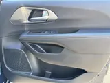 2025 Chrysler Pacifica photo 25