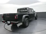 2026 Jeep Gladiator photo 8