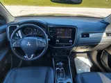 2020 Mitsubishi Outlander photo 11