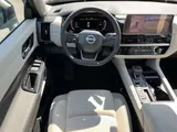2026 Nissan Pathfinder photo 13