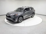 2022 Toyota Highlander photo 38