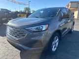 2022 Ford Edge photo 1