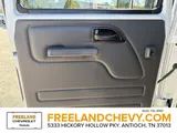 2027 Chevrolet 4500 HG LCF Gas photo 17