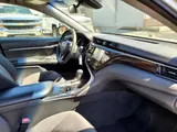2019 Toyota Camry photo 12