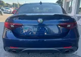 2017 Alfa Romeo Giulia photo 4