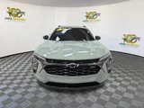 2024 Chevrolet Trax photo 2