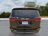 2026 Chrysler Pacifica photo 4