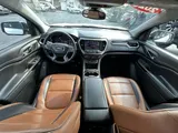 2020 GMC Acadia photo 8