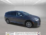 2023 Chrysler Pacifica photo 2