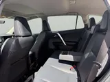 2017 Toyota RAV4 photo 9