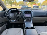 2020 Lincoln Nautilus photo 16