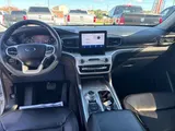 2021 Ford Explorer photo 17