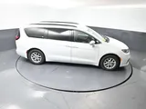 2022 Chrysler Pacifica photo 38
