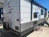 2025 Coachmen RV Clipper 5K Series 25QBH photo 3