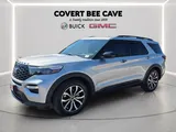 2022 Ford Explorer photo 3