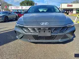 2025 Hyundai Elantra photo 3