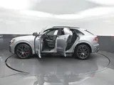 2021 Audi Q8 photo 34