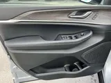 2025 Jeep Grand Cherokee photo 20