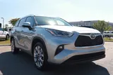 2020 Toyota Highlander photo 7