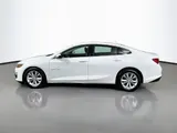 2024 Chevrolet Malibu photo 2