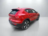 2021 Volvo XC40 photo 7