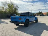 2024 Jeep Gladiator photo 5