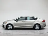 2019 Ford Fusion photo 2