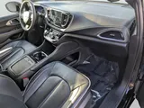 2025 Chrysler Pacifica photo 13