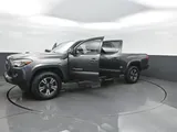 2019 Toyota Tacoma 4WD photo 32