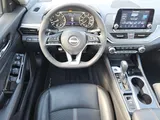 2024 Nissan Altima photo 5