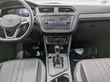 2023 Volkswagen Tiguan photo 13