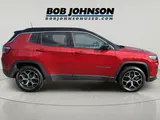 2025 Jeep Compass photo 9