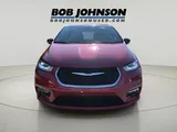 2024 Chrysler Pacifica photo 2