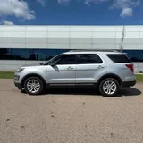 2017 Ford Explorer photo 4