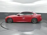 2019 Alfa Romeo Giulia photo 3