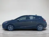 2019 Chevrolet Cruze photo 2
